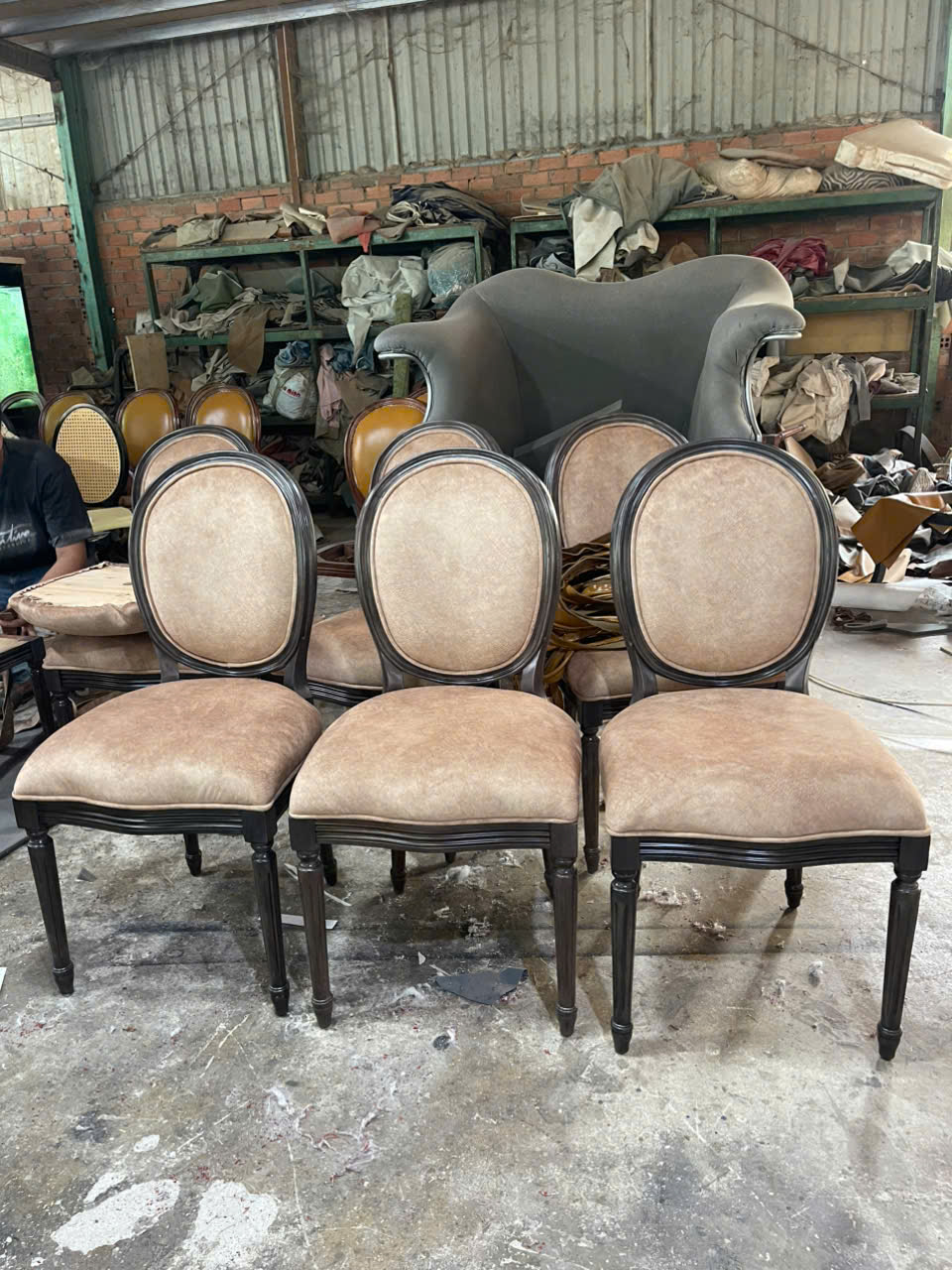 GHẾ ĂN CỔ ĐIỂN LOUIS 16 KHÔNG TAY - VẢI NHUNG